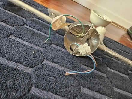 Photo of free 4-light fitting with LED bulbs (E15 1HB) #2