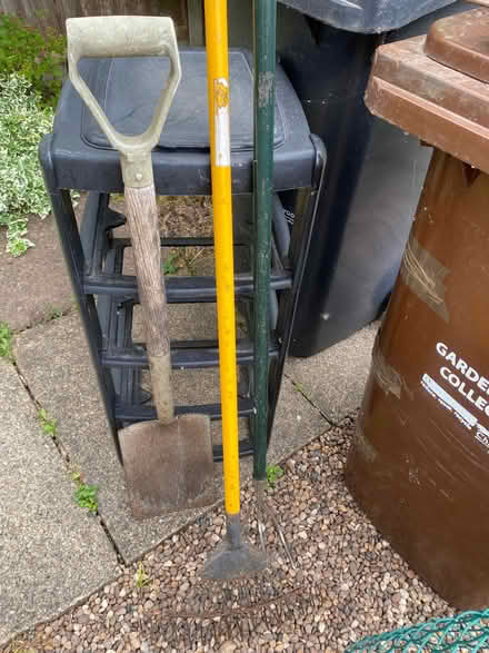 Photo of free Garden spade,planter, leaf rake, handheld mallet, (Barrow upon Soar LE12) #1