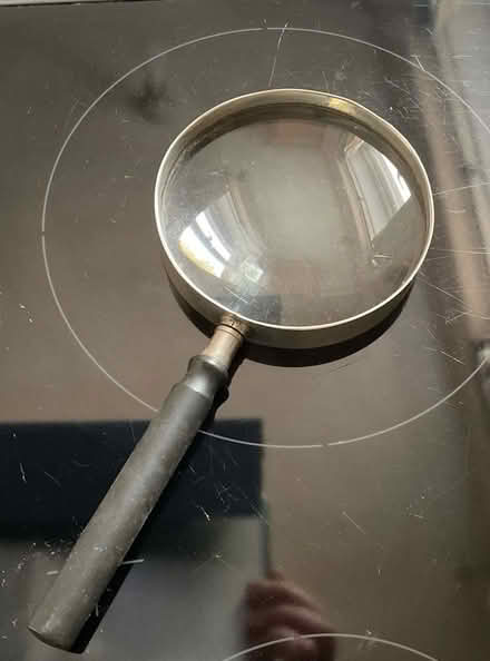 Photo of free Large magnifying glass (AB15) #1