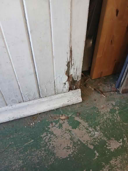 Photo of free Old garage door. Vintage 70s (New York NE29) #3