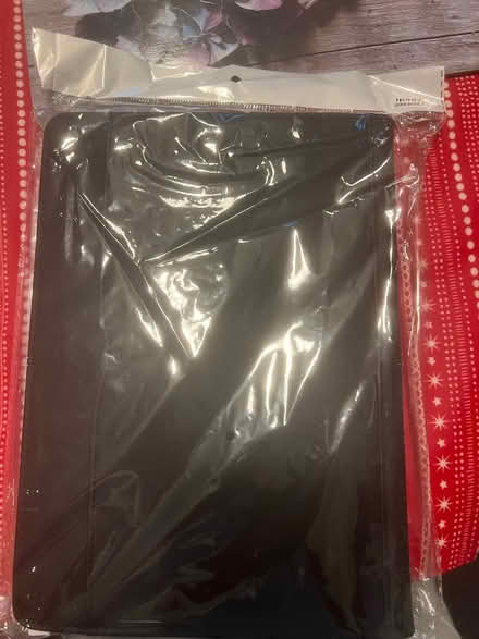Photo of free iPad cover (Finchampstead RG40) #1