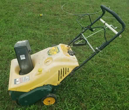 Photo of free Snowblower Yardman 21" 5 HP (Front Royal) #4