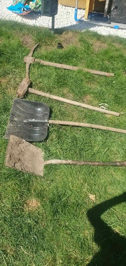 Photo of free Garden/building tools (E12 Manor park) #1