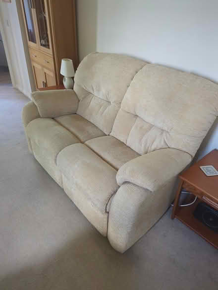 Photo of free Sofa and reclining chair (Waterlooville PO7) #2