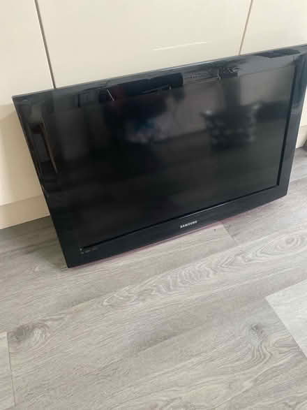 Photo of free Samsung TV (Warlingham) #1