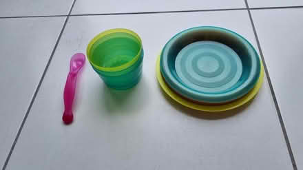 Photo of free Kids Plates & Bowls (Locksheath SO31) #1
