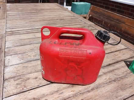 Photo of free Spare Petrol Can (Kempshott RG22) #1