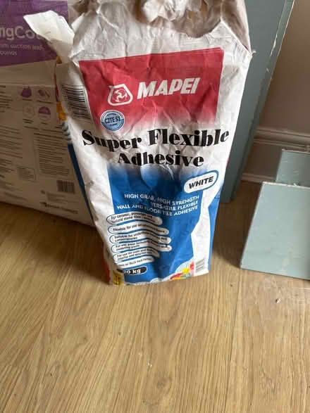 Photo of free tile adhesive – 1/4 of a bag (Nether Green S11) #1