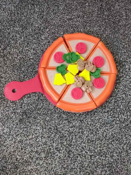 Photo of free Toy Velcro pizza (Orgreave S13) #1