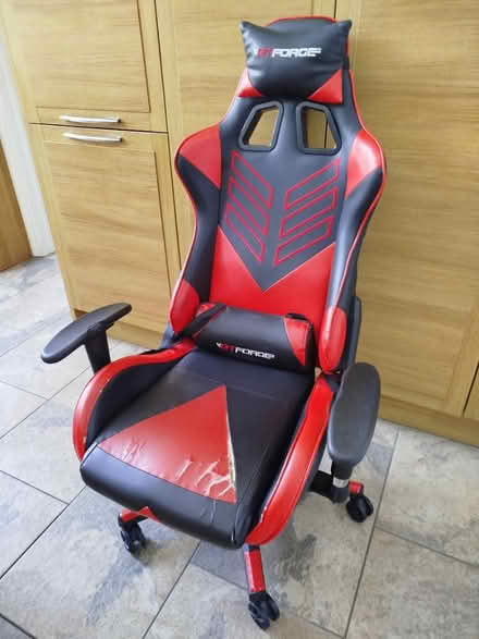 Photo of free Well used gaming chair (Loose ME15) #1