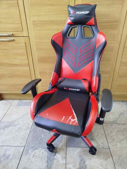 Photo of free Well used gaming chair (Loose ME15) #4