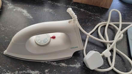 Photo of free Philips non-steam iron (Claverton) #1