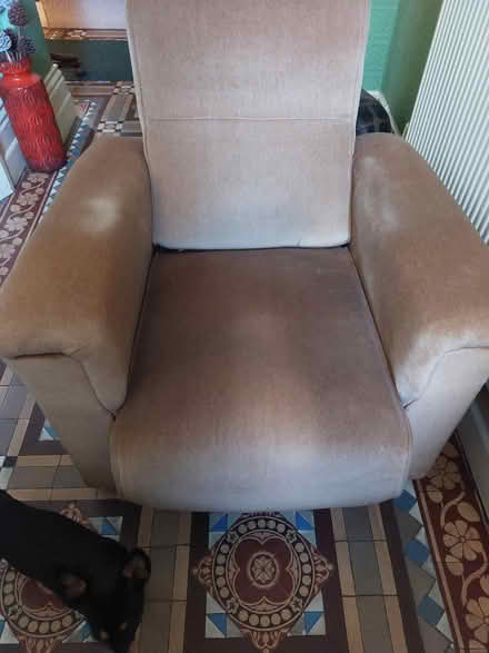 Photo of free Armchair (reclining) (Aylestone Road LE2) #1