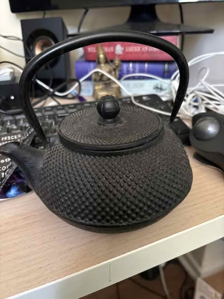 Photo of free Black metal tea pot (Limehouse E1) #1