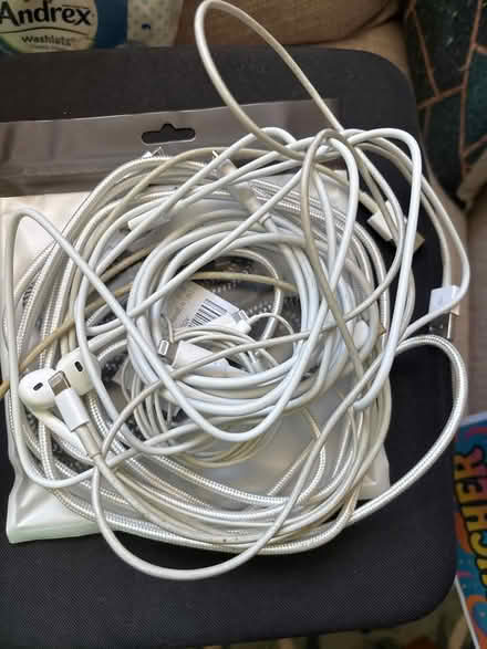 Photo of free Lightening cables for iPhone (Limehouse E1) #1