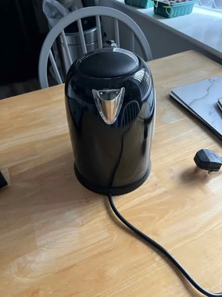Photo of free Electric kettle (Knotty Ash L14) #4