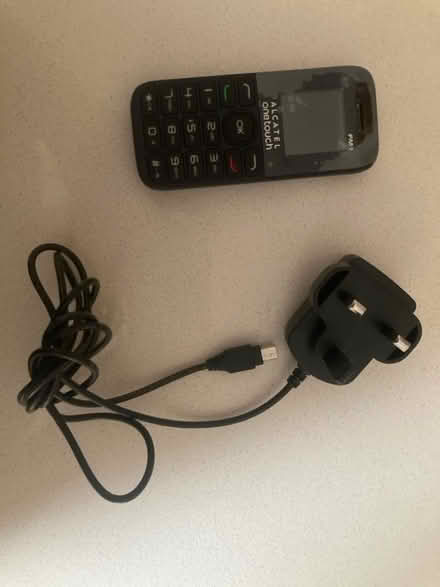 Photo of free Mobile phone & charger (Leckhampton GL53) #2