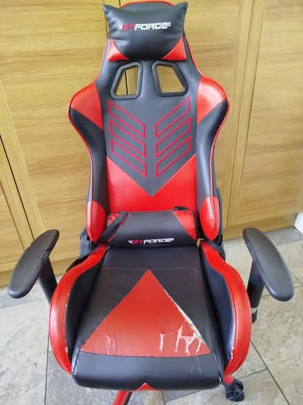 Photo of free Well used gaming chair (Loose ME15) #2