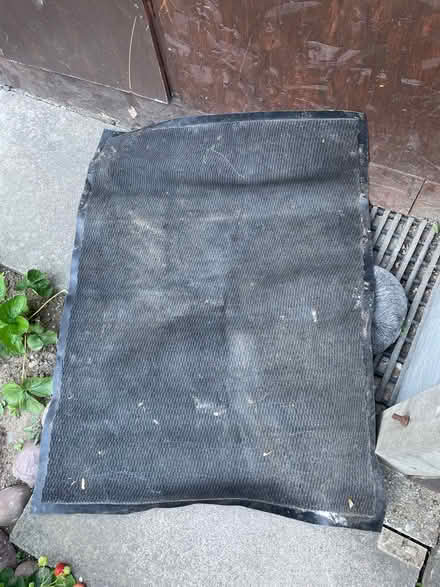 Photo of free Rubber backed carpet (Finsbury park) #1