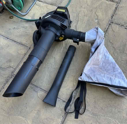 Photo of free McCulloch leaf blower/vacuum (Goffs oak EN7) #3