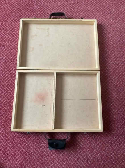Photo of free Artist box (Northcourt OX14) #2