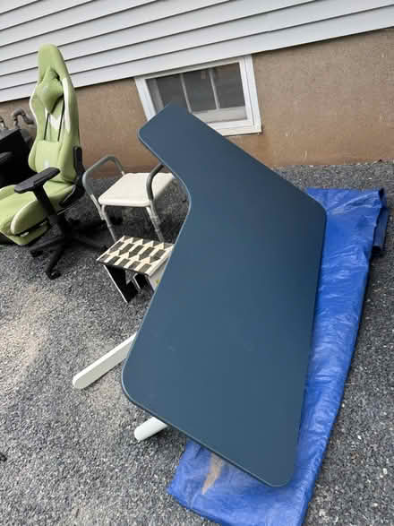 Photo of free Desk (209 Moore street Princeton.) #1