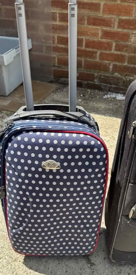 Photo of free 2 suitcases/stroller (Croydon. CR2 9) #4