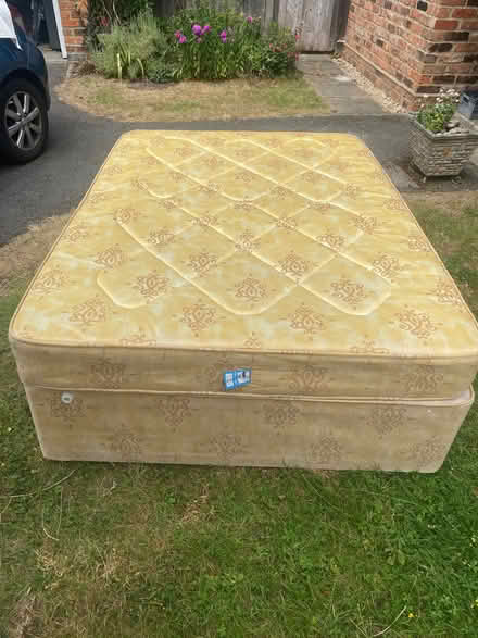 Photo of free Double devant bed (Chineham RG24) #4