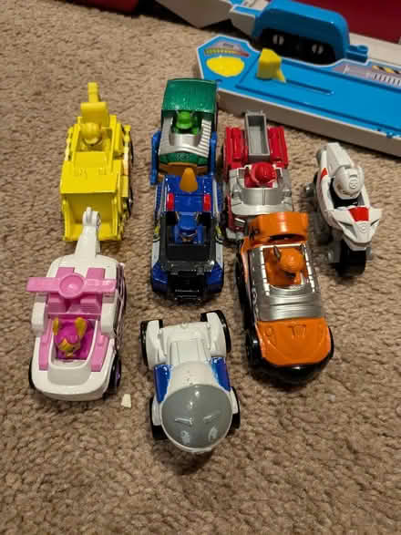 Photo of free Paw patrol case/vehicle set w/toys (Savage Mill) #2