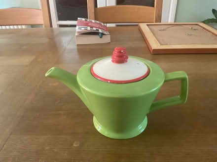 Photo of free Small green teapot (GU18) #1