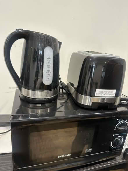 Photo of free microwave, toaster, kettle set (South Croydon) #2