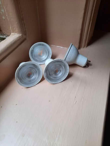 Photo of free LED spotlight bulbs (Richmond TW9) #1