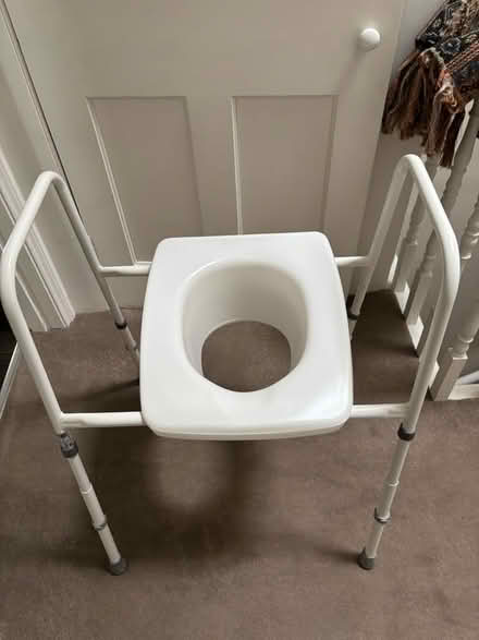 Photo of free Raised toilet seat (Mowbray) (Ealing W13) #2