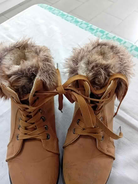 Photo of free Winter boots size 4 (Cubbington CV32) #2