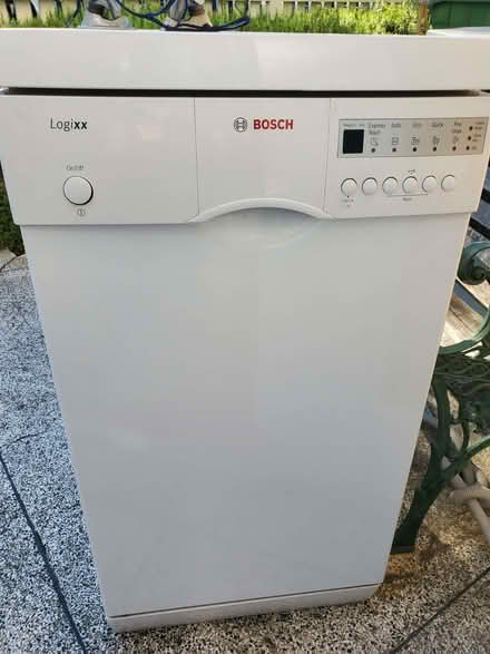 Photo of free Bosch slim dishwasher working order (Loftus Road W12) #2