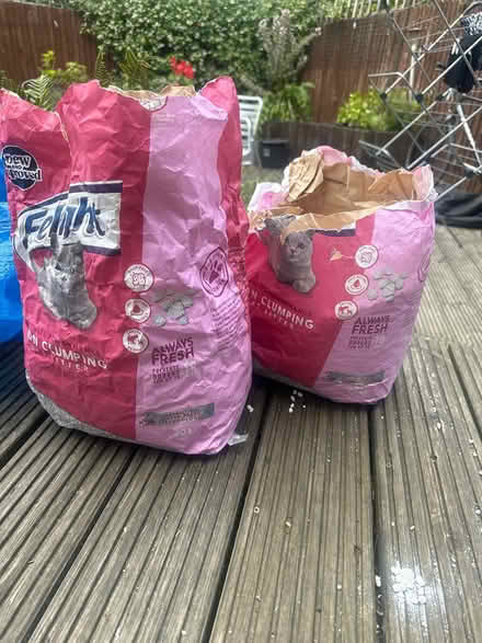 Photo of free Cat litter non clumping - unused (Twickenham TW2) #1