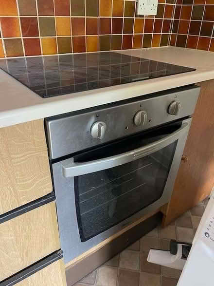 Photo of free Working oven and electric kitchen hob (New Court CB4) #2