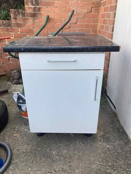 Photo of free White kitchen cabinet (Horspath (OX33)) #1