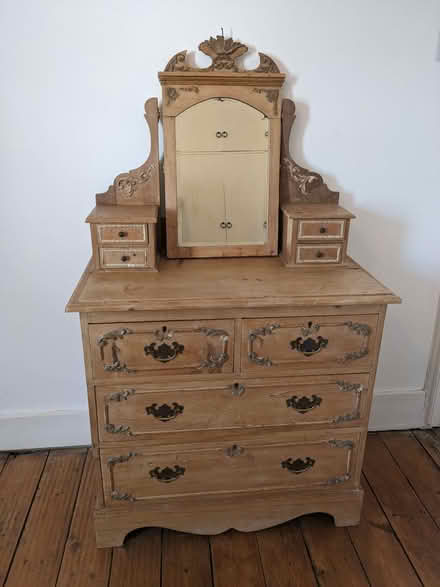 Photo of free Chest of drawers (St John's TN13) #1
