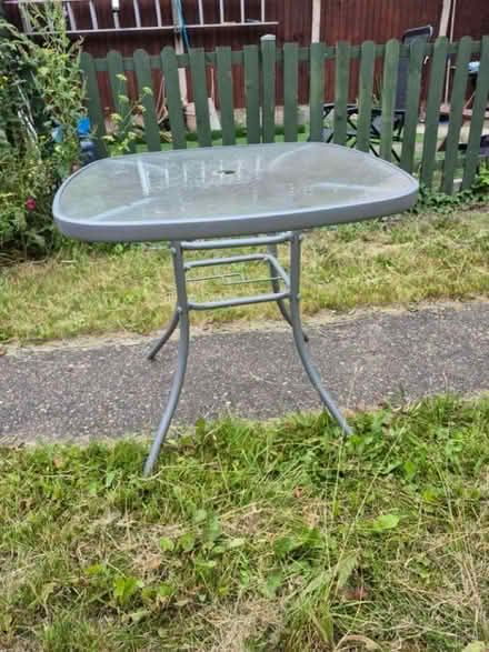 Photo of free Garden table (WF9) #3