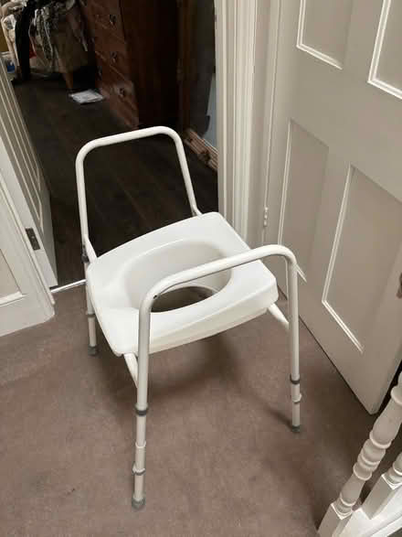 Photo of free Raised toilet seat (Mowbray) (Ealing W13) #1