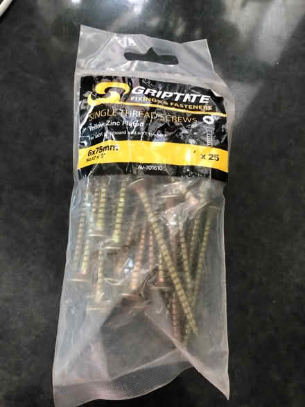 Photo of free Screws (Cavendish DE23) #2