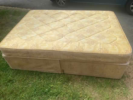 Photo of free Double devant bed (Chineham RG24) #1