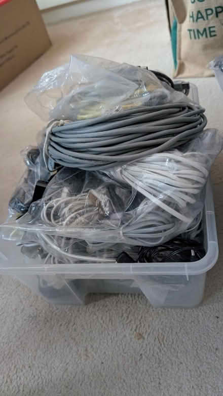 Photo of free A collection of various cables (Welling/Bexleyheath DA16 1) #1