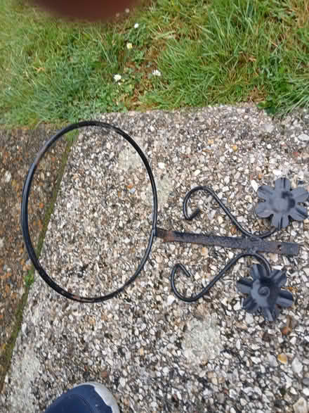 Photo of free 7 inch wall mntd plant pot holder (PO7 Purbrook) #1