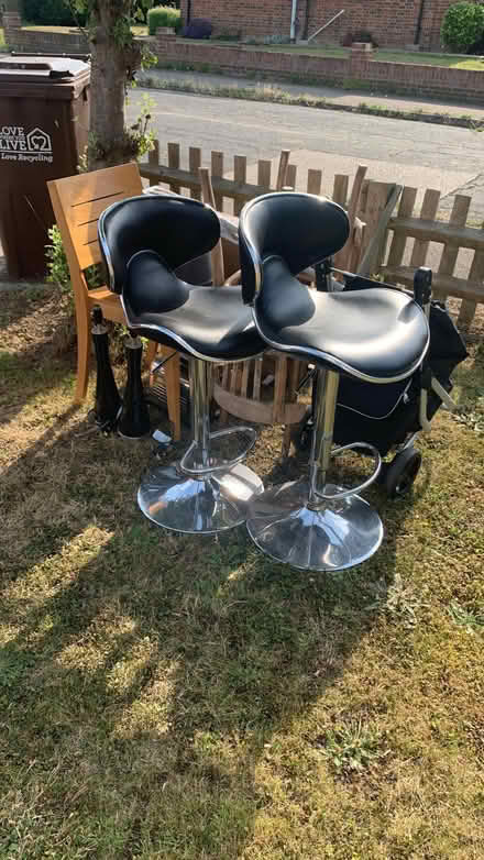 Photo of free 2 dining chairs , 2 bar sto (Sidley TN39) #1
