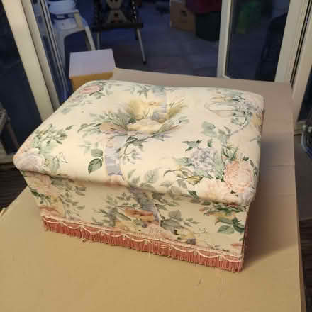 Photo of free Small Ottoman with Storage (South Croydon CR2) #2