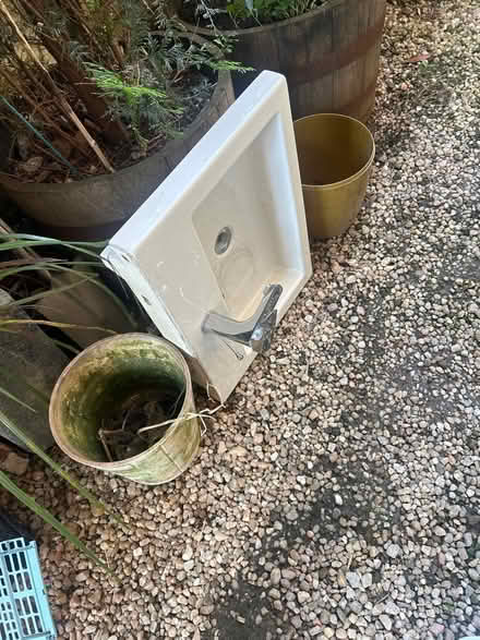 Photo of free Sink perfect to go (Glasgow G12) #1