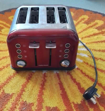 Photo of free 4 slice toaster (Sidley TN40) #1