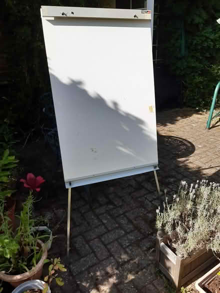 Photo of free Flip chart stand (Reigate RH2) #1